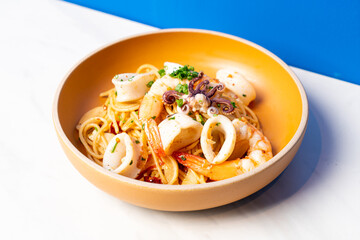 spaghetti seafood with garlic chili