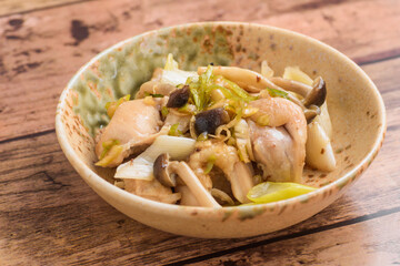 鶏肉とシメジとネギの和え物