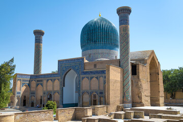 Fototapeta na wymiar The ancient mausoleum of Gur-Emir (Tomb of Tamerlane) on a sunny September day. Samarkand, Uzbekistan