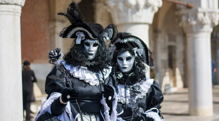 Fototapeta na wymiar the masked couple for mardi gras