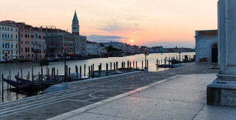 Venezia. Panorama da Campo della Salute sul Canal Grande verso San Marco all' alba.