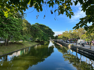 Obraz premium canal around the old town in Chiang Mai, Thailand