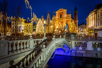Ljubljana’s Christmas market, Slovenia - obrazy, fototapety, plakaty