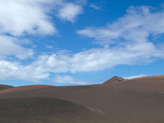 Fototapeta na wymiar Vulkanlandschaft auf Lanzarote