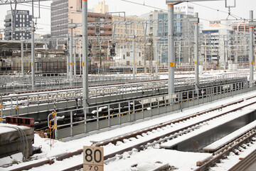 大雪の名古屋駅の線路の風景