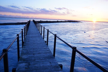 Todowara Walk Path and Frozen Ocean at Notsuke Peninsula in Betsukai, Hokkaido, Japan - 日本 北海道 別海町 野付半島 トドワラ 探勝線歩道 氷海 © Eric Akashi