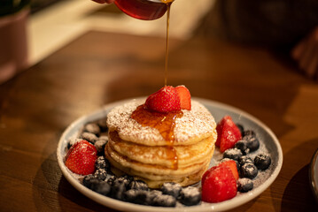 pancakes with berries
