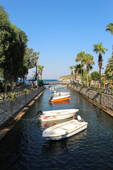 boats on the river thames
