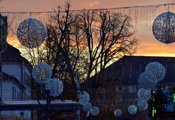 Freiburg in der Weihnachtszeit bei Abendrot