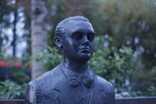 Lorca estatua