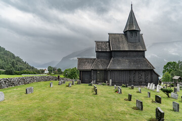 Älteste Stabkirche aus 1130 in Urnes am Lusterfjord, Norwegen © Cezanne-Fotografie