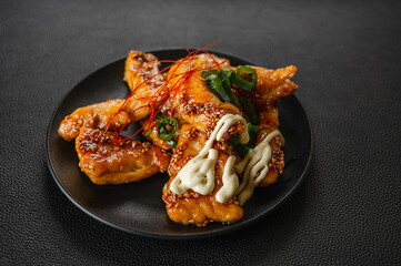 マヨネーズをかけた鶏ムネ肉の照り焼き