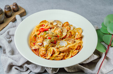 Spicy and delicious Chinese food Clam Mara stir-fried noodle dish
