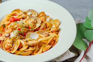 Spicy and delicious Chinese food Clam Mara stir-fried noodle dish