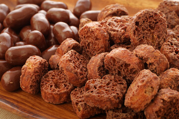 チョコレートスナックの盛り合わせ