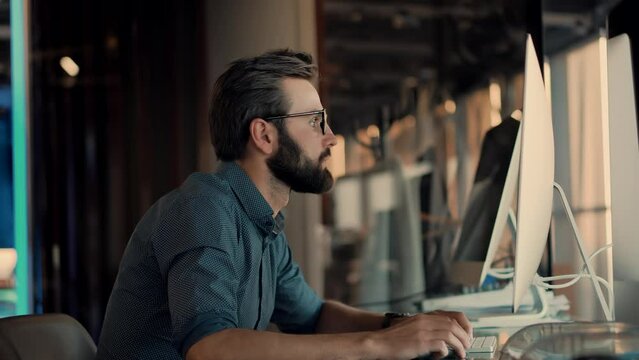 accountant advisor working on deal in office