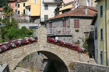 Il Ponte vecchio di Pignone in Val di Vara, ricostruito dopo l'alluvione del 2011.
