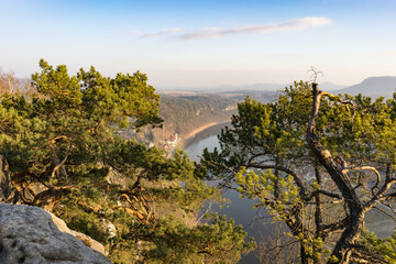 Panoramablick vom Lilienstein über das Elbtal in der Sächsischen Schweiz © Christoph