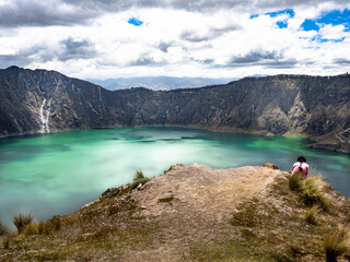 Crater y laguna del volcán Quilotoa, provincia de Cotopaxi, Ecuador