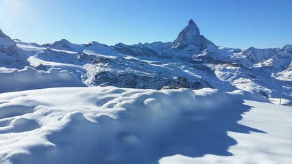 Fototapeta na wymiar Mount Matterhorn in the snow-covered Swiss town of Zermatt