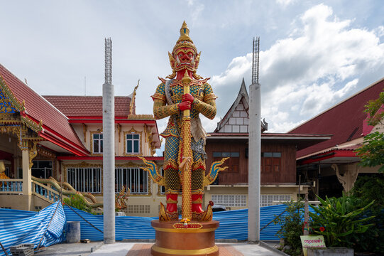 Chachoengsao, Thailand, 09 October 2022. Wat Chuk Chue. Standing Vessavana Buddha image