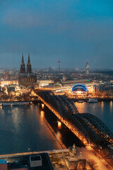 Fototapeta na wymiar Cologne Cathedral and Hohenzollern Bridge