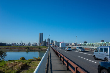 金町駅の街並み〜東京江戸川の土手・河川敷から