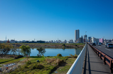 金町駅の街並み〜東京江戸川の土手・河川敷から