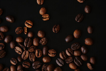 飛び散るコーヒー豆