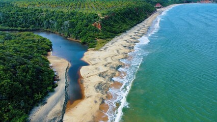 Vista aérea de praia do Nordeste brasileiro. Caraíva, Bahia