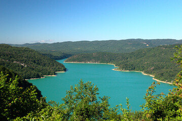Fototapeta na wymiar Lac de Vouglans - Jura - France