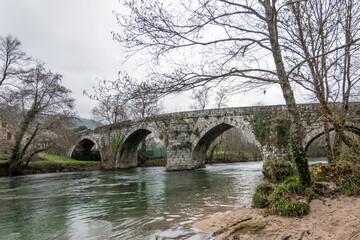 Fototapeta na wymiar Puente medieval de Cernadela (Mondariz, Galicia)