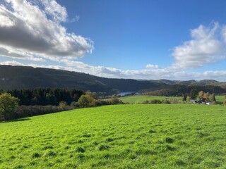 Promenade sur les hauteurs de Esch-sur-sûre au Luxembourg