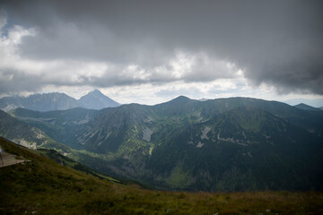 Burzowe chmury nad Tatrami