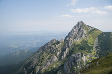 Fototapeta na wymiar Giewont z panoramą Zakopanego