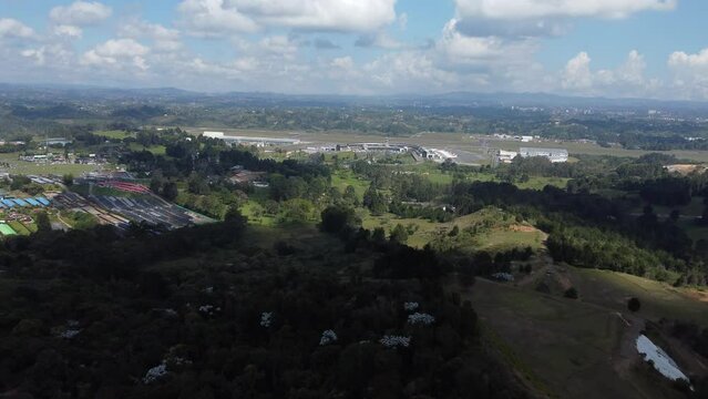 aeropuerto jos&eacute; maria c&oacute;rdova de la ciudad de medellin colombia