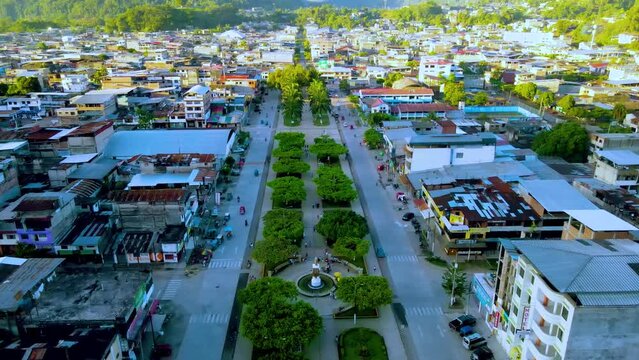 VISTA AEREA DEL OVALO TINGO MARIA SELVA PERUANA