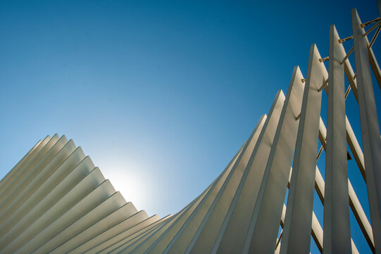  Reggio Emilia, Italia, Stazione ferroviaria - 01 Settembre 2020:
Stazione ferroviaria Mediopadana progettata dal famoso architetto Calatrava. Linee, grafica, struttura affascinante