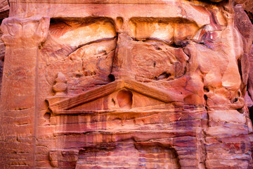 Fototapeta na wymiar detail of tomb facade in Petra,Jordan