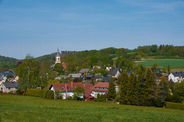 Blick auf Wehrsdorf in der Oberlausitz im Fr&uuml;hjahr	
