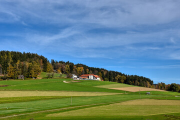 Obraz premium Oberösterreich, Lichtenberg, Mühlviertel, Aussicht, Fernsicht, Traunviertel, Hausruckviertel, Ferne, Natur, Felder, Dörfer, Siedlungen, Wälder, Wald, Siedlung, Feld, weit, Weite, Ebene, Flachland, Hüg