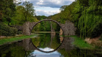 Zelfklevend Fotobehang Rakotzbrücke The devils bridge - Die Teufelsbrücke