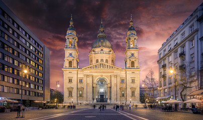 Budapest, Hungary. St. Stephen's Basilica at night. Roman catholic cathedral in honour of Stephen, the first King of Hungary	

