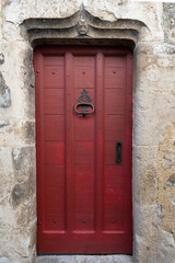 Porte médiévale du village de Le Poet Laval