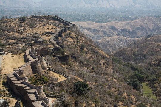 Ramparts and walls of Kumbhalgarh Fort, Aravali Hills of Rajasthan; Kumbhalgarh, Rajasthan, India
