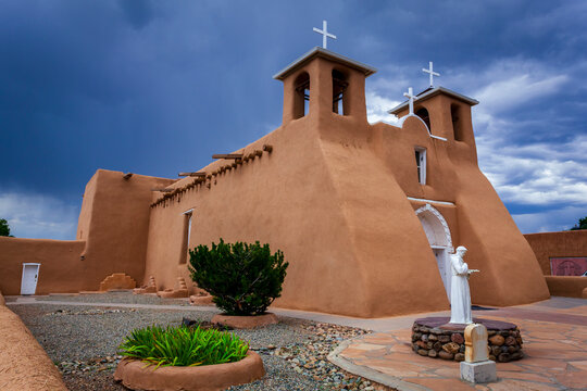 San Francisco de Asis Church, Taos, New Mexico, USA