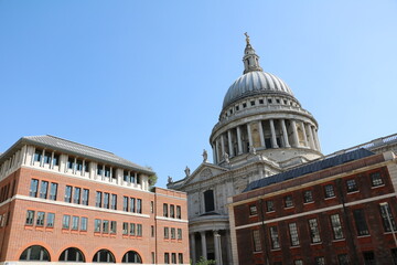 Fototapeta na wymiar View from Paternoster Square to Saint Paul´s Cathedral in London, England Great Britain
