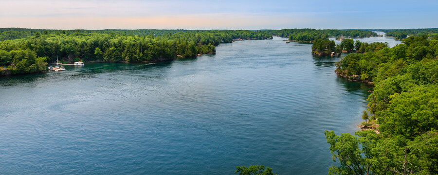Thousand Islands, a North American archipelago of 1,864 islands that straddles the Canada&ndash;US border in the Saint Lawrence River; Ontario, Canada