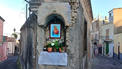 Fototapeta na wymiar Niche votive, Acireale, province de Catane, Sicile, Italie