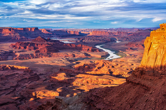 Winding Colorado River from Canyonlands Overlook